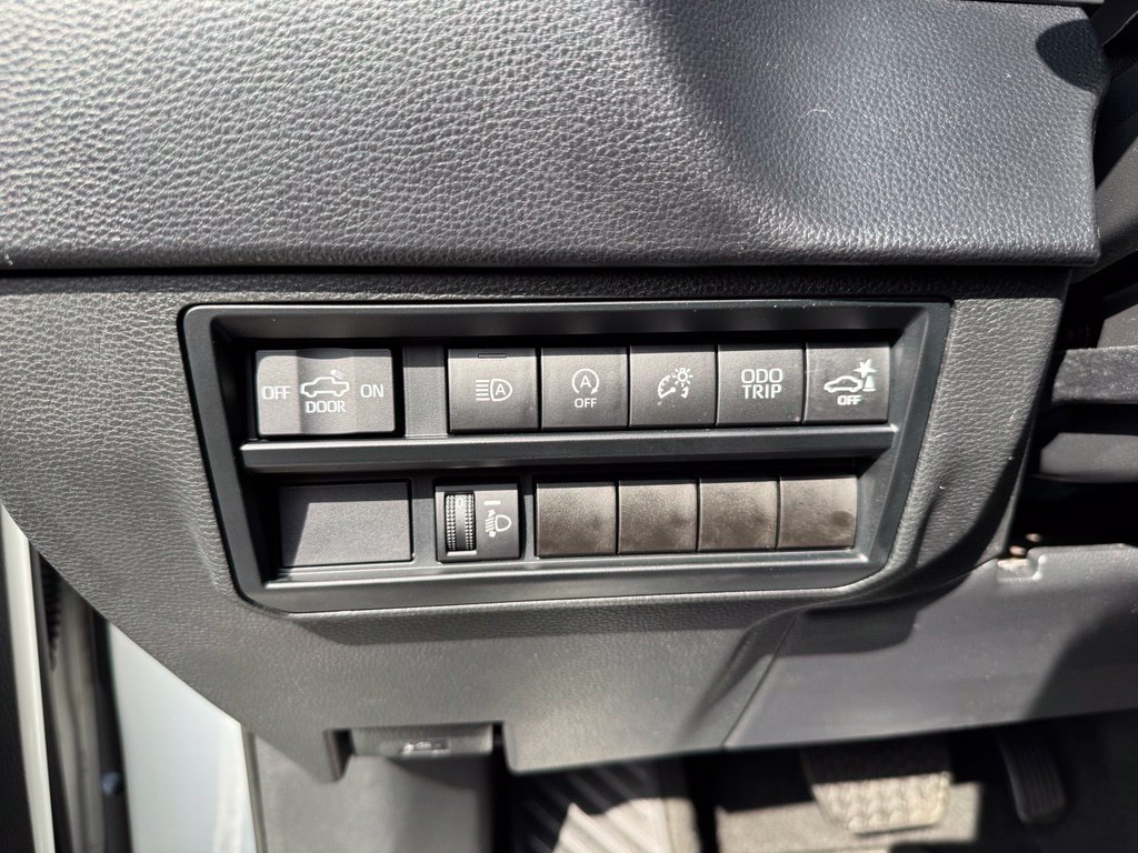 Used 2023 Toyota Tundra SR5 w/ SR5 Convenience Package AWD/4WD image 9