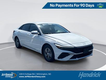 Used 2025 Hyundai Elantra SE