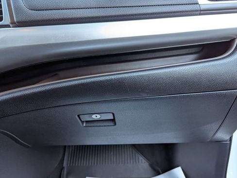 Used 2018 Toyota Highlander XLE AWD/4WD image 35