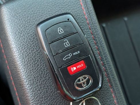 Used 2025 Toyota Sequoia TRD Pro AWD/4WD image 32