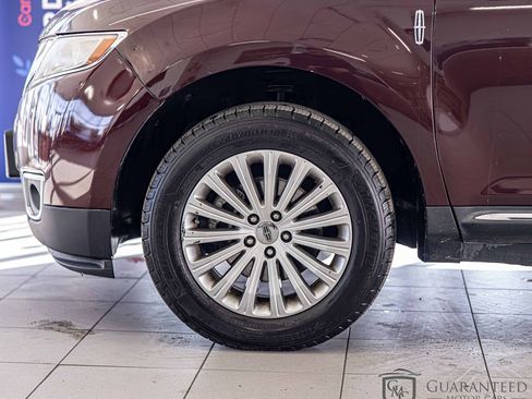 Used 2012 Lincoln MKX FWD image 6