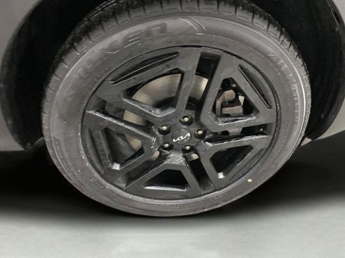 Used 2023 Kia Telluride EX X-Line image 11