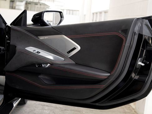 Used 2023 Chevrolet Corvette Stingray Premium Conv w/ Z51 Performance Package RWD image 19