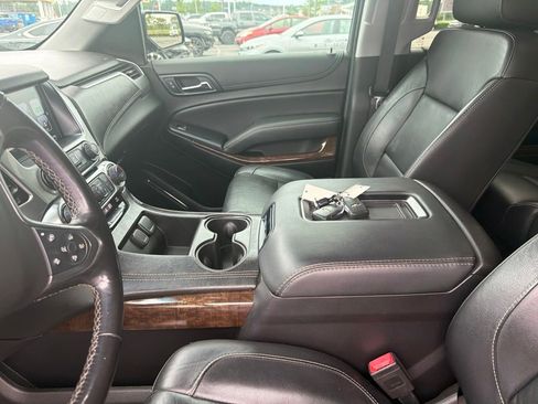 Used 2019 Chevrolet Tahoe LT w/ Luxury Package AWD/4WD image 9