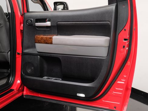 Used 2010 Toyota Tundra Platinum image 48