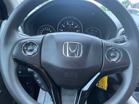 Used 2021 Honda HR-V LX image 13