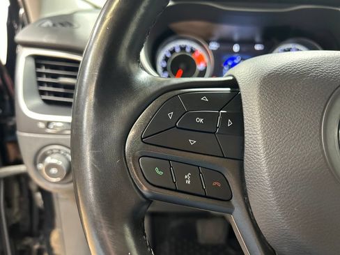 Used 2020 Jeep Cherokee Trailhawk w/ Cold Weather Group AWD/4WD image 29