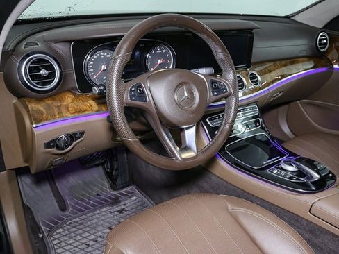 Used 2017 Mercedes-Benz E 300 4MATIC image 21