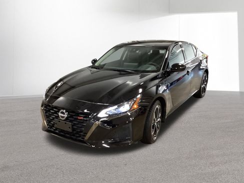 Certified 2023 Nissan Altima 2.5 SR AWD/4WD image 13