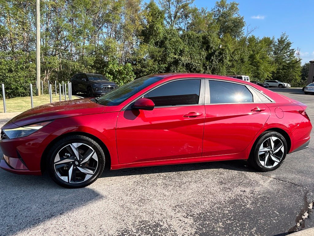Used 2023 Hyundai Elantra SEL w/ Convenience Package FWD image 5