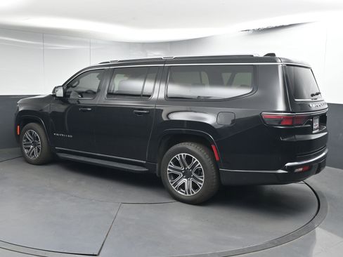 Used 2024 Jeep Wagoneer L Series II w/ Flexible Seating Group image 6