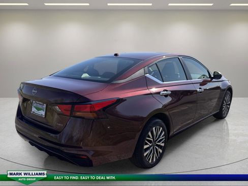 Used 2025 Nissan Altima 2.5 SV AWD/4WD image 4