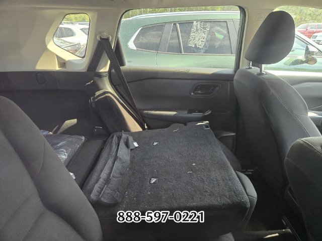 Used 2024 Nissan Rogue S FWD image 10