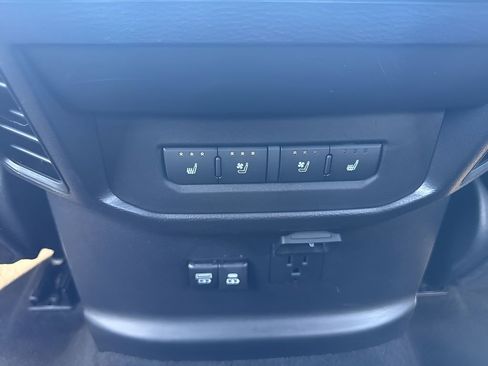 Used 2026 Toyota Tundra Platinum AWD/4WD image 14