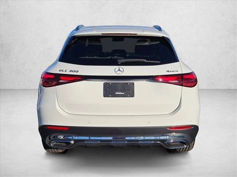 Used 2024 Mercedes-Benz GLC 300 4MATIC image 7