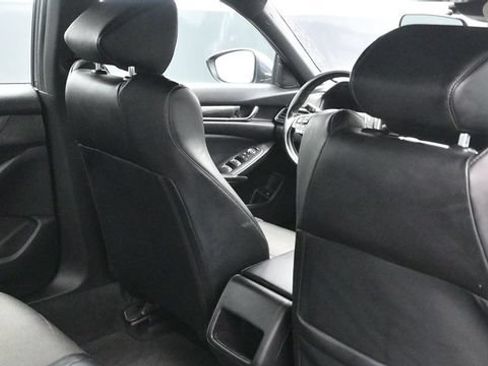 Used 2018 Honda Accord Sport image 10