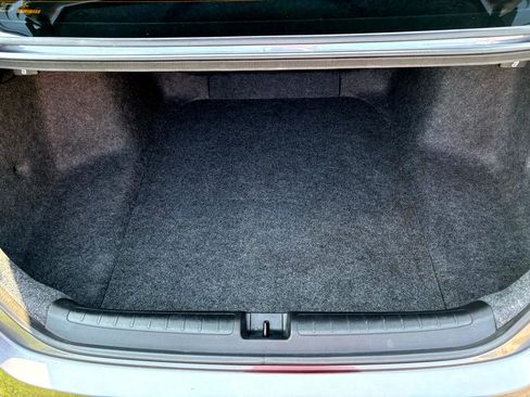 Used 2019 Honda Accord Touring image 3