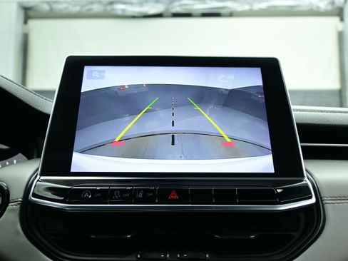 Used 2022 Jeep Compass Limited w/ Sun and Sound Group image 18