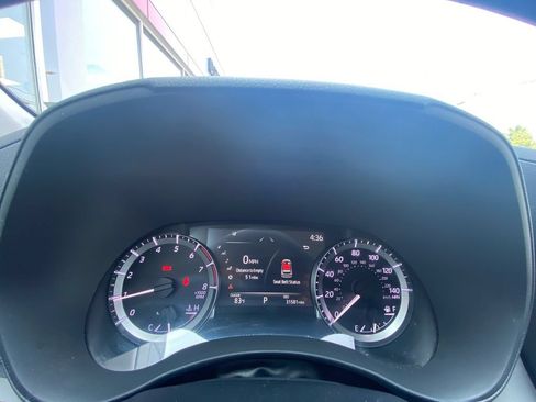 Used 2023 Toyota Highlander LE AWD/4WD image 11