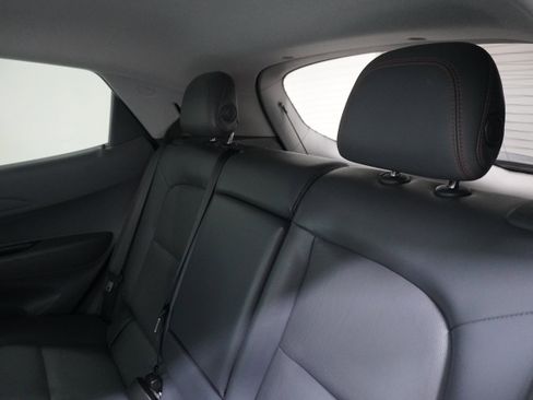 Used 2019 Chevrolet Bolt Premier w/ Infotainment Package image 13