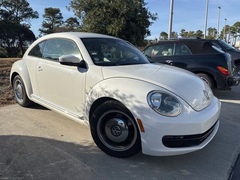 Used 2013 Volkswagen Beetle 2.5 image 4