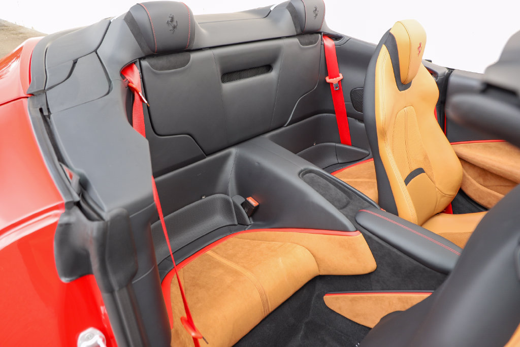 Certified 2026 Ferrari Roma Spider RWD image 31