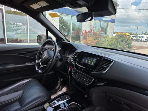 Used 2019 Honda Passport Touring image 12