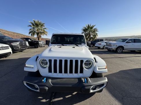 Used 2022 Jeep Wrangler Unlimited Sahara image 8