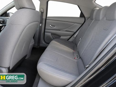 Used 2023 Hyundai Elantra SE FWD image 16