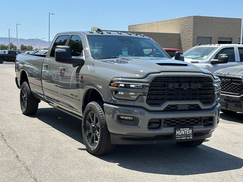 New 2026 RAM 2500 Laramie AWD/4WD image 8