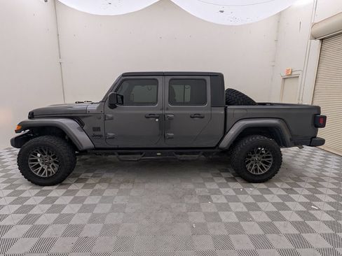 Used 2023 Jeep Gladiator Sport AWD/4WD image 7