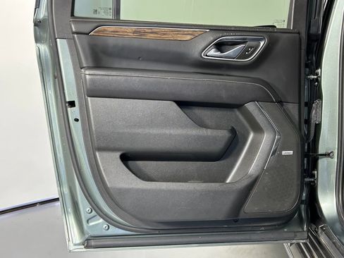 Used 2023 Chevrolet Suburban Premier AWD/4WD image 14