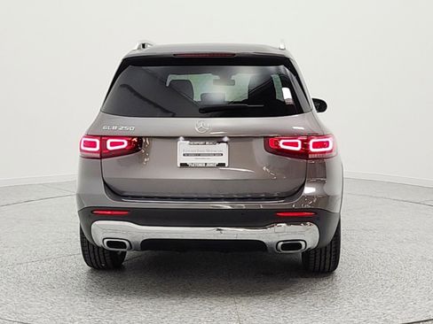 Used 2022 Mercedes-Benz GLB 250 image 6