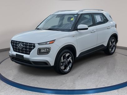 Used 2022 Hyundai Venue SEL w/ Cargo Package