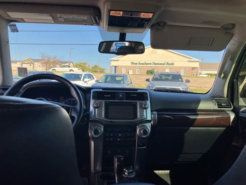 Used 2017 Toyota 4Runner Limited image 38