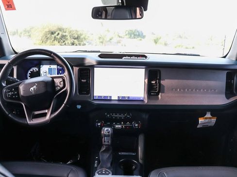 Used 2024 Ford Bronco Outer Banks AWD/4WD image 15