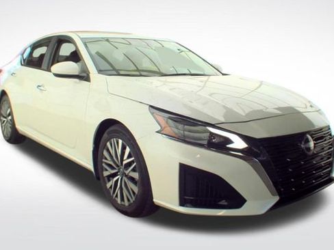 Used 2023 Nissan Altima 2.5 SV FWD image 8