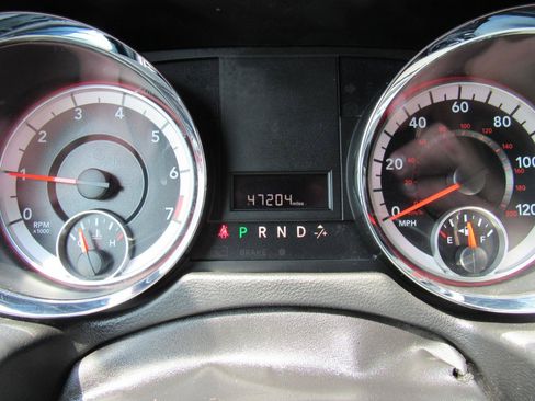 Used 2015 Dodge Grand Caravan SXT FWD image 19