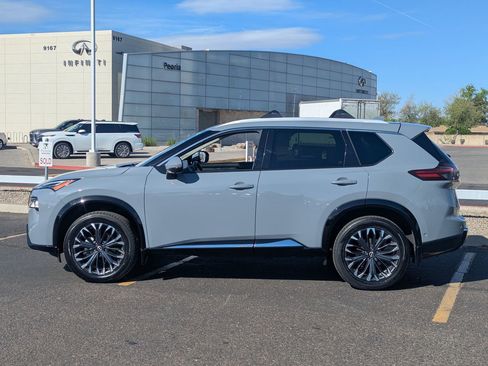 Certified 2024 Nissan Rogue Platinum w/ Platinum Premium Package image 3