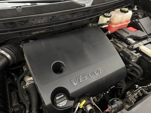 Used 2021 Chevrolet Traverse LT FWD image 53