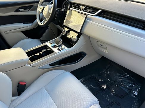 Used 2025 Jaguar F-PACE R-Dynamic S image 17