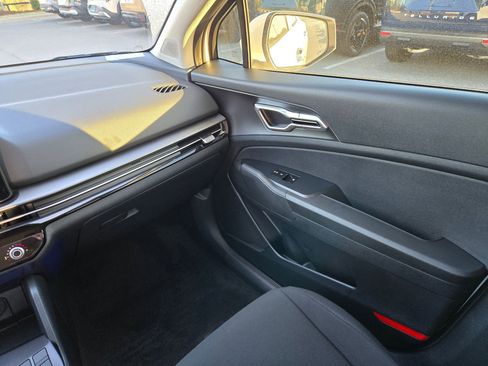 New 2026 Kia Sportage LX image 11