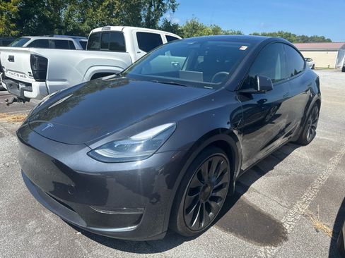 Used 2024 Tesla Model Y Performance AWD/4WD image 2