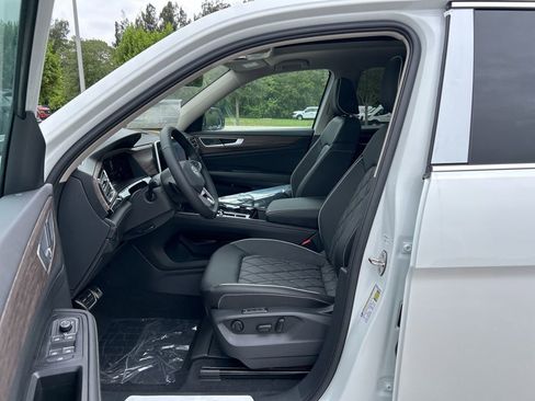 New 2025 Volkswagen Atlas SEL Premium R-Line image 9