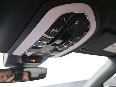 New 2026 Porsche Macan AWD/4WD image 21