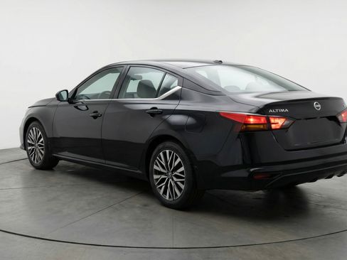 Used 2025 Nissan Altima 2.5 SV image 6