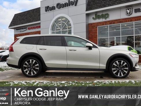 Used 2021 Volvo V60 T5 Cross Country w/ Climate Package image 1