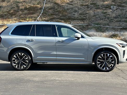 New 2025 Volvo XC90 B6 Ultra AWD/4WD image 4