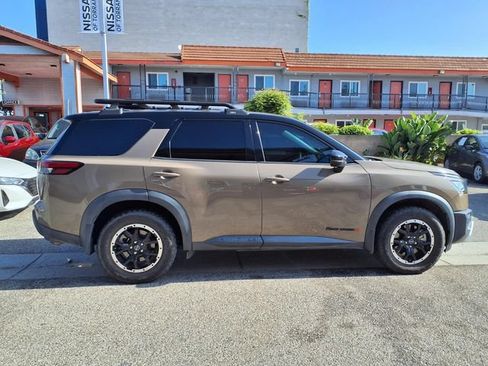 Used 2024 Nissan Pathfinder Rock Creek AWD/4WD image 24