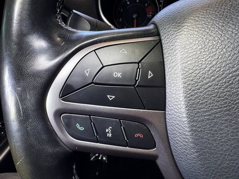 Used 2020 Jeep Cherokee Latitude Plus w/ Cold Weather Group AWD/4WD image 25